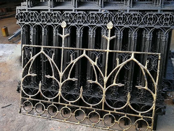 铸铁护栏