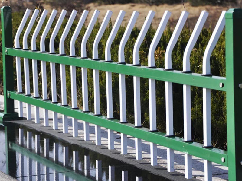 草坪护栏