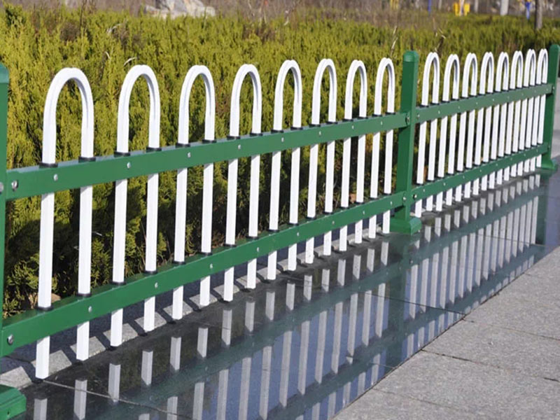 草坪护栏