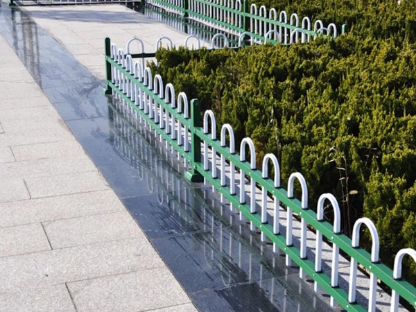 草坪护栏